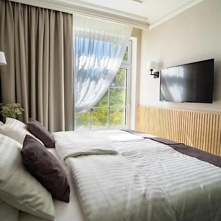 Santa Natura & Hotel Nowa Wies (Zyrardow)