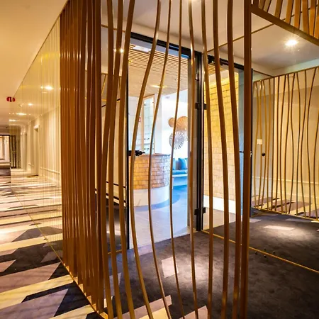 Santa Natura & 4* Nowa Wies (Zyrardow)