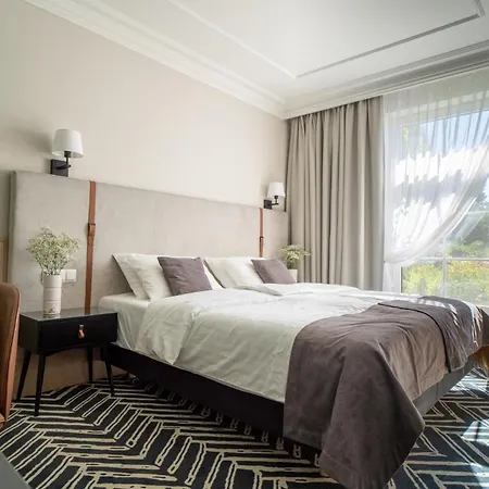 Santa Natura & Hotel Nowa Wies (Zyrardow)