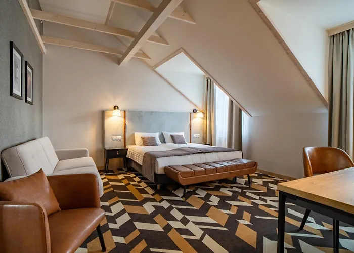 Santa Natura & Hotel Nowa Wies (Zyrardow)