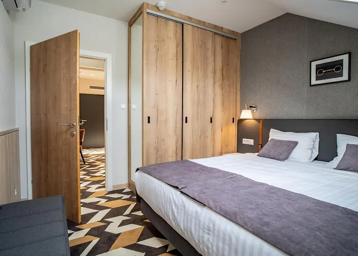 Santa Natura & Hotel Nowa Wies (Zyrardow)