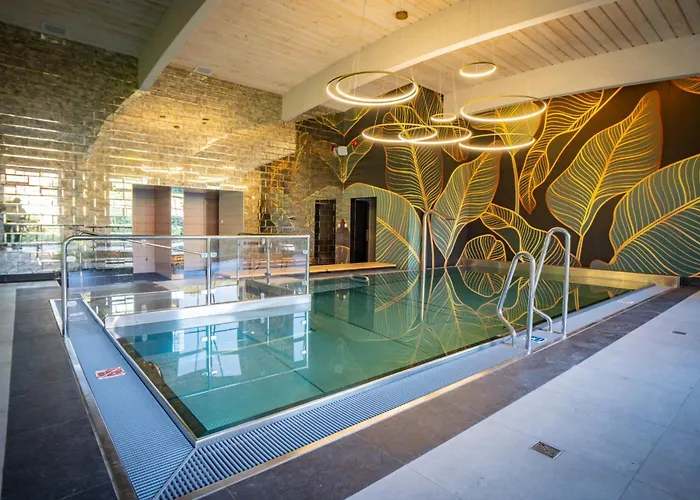 Santa Natura & Hotel Nowa Wies (Zyrardow)