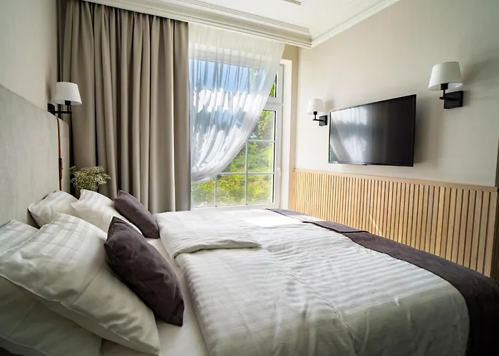 Santa Natura & Hotel Nowa Wies (Zyrardow)