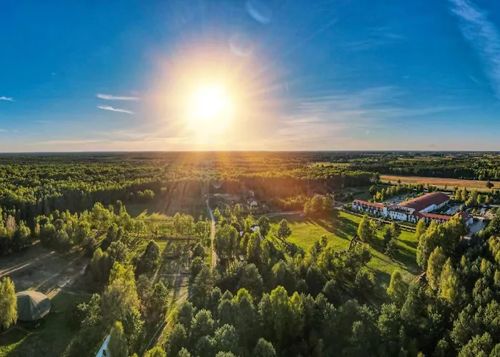 Santa Natura & Hotel Nowa Wies (Zyrardow)